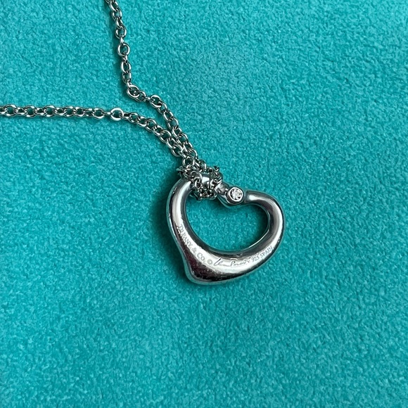 Tiffany & Co. Elsa Peretti Necklace with Diamond - Picture 3 of 10